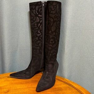 Cole Haan City Black Suede Floral Patterned Heeled Boots size 5 1/2 B Italy